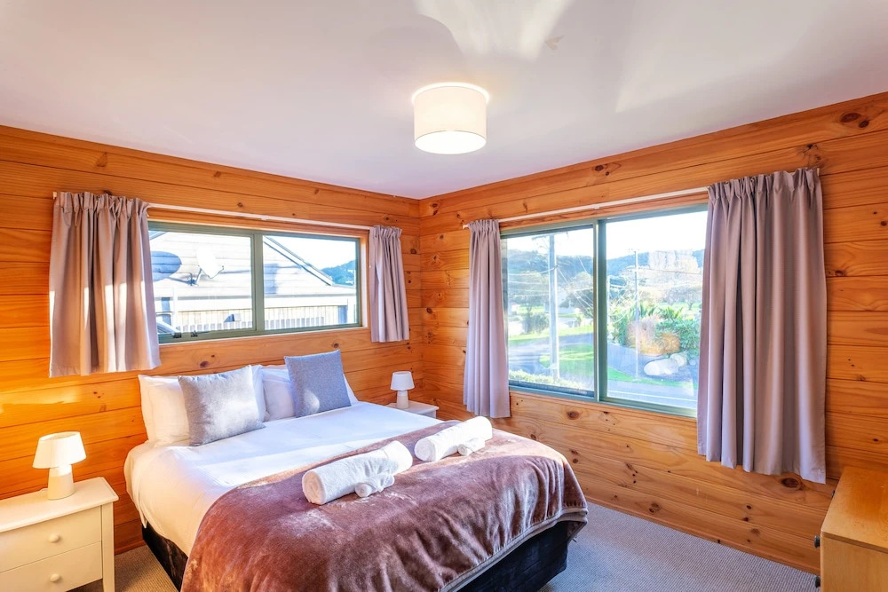 Moa Cottage - Central Oneroa Village