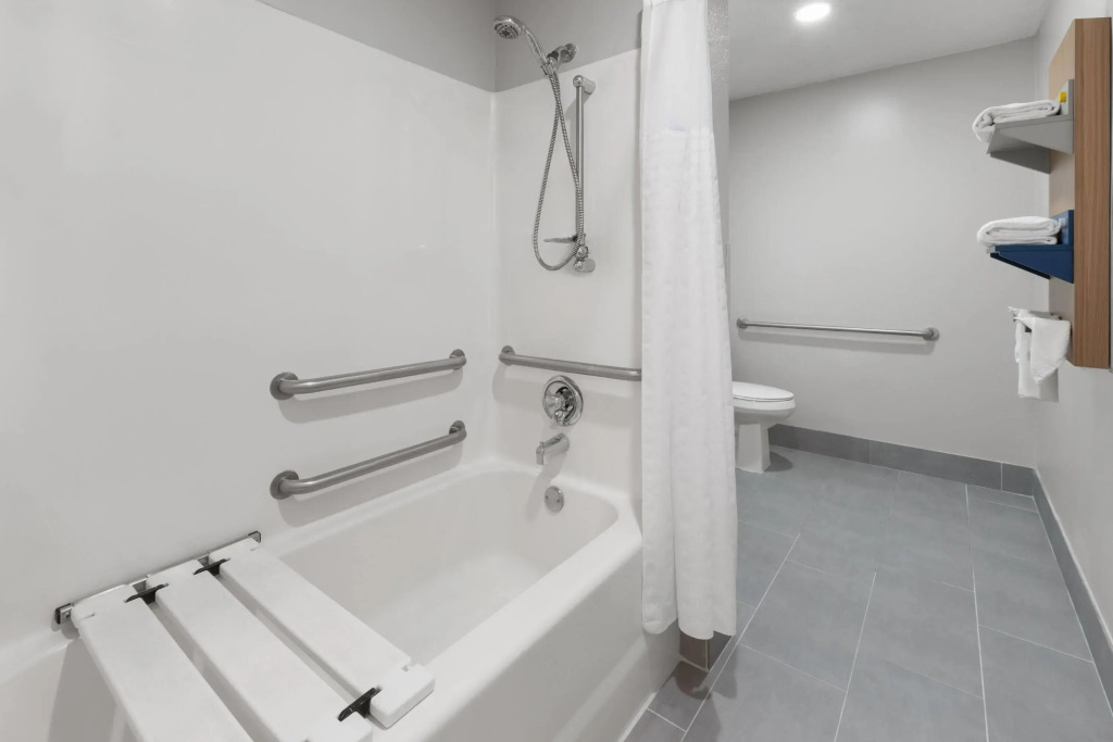 Microtel Inn & Suites by Wyndham Sioux Falls