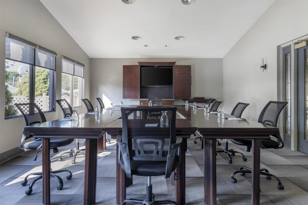 Dannys Suites, SureStay Collection by Best Western