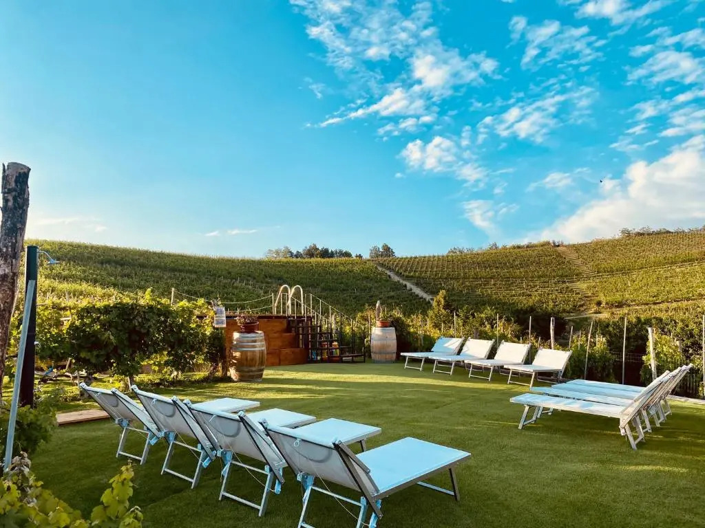 Madama Langa Country House con piscina nelle vigne