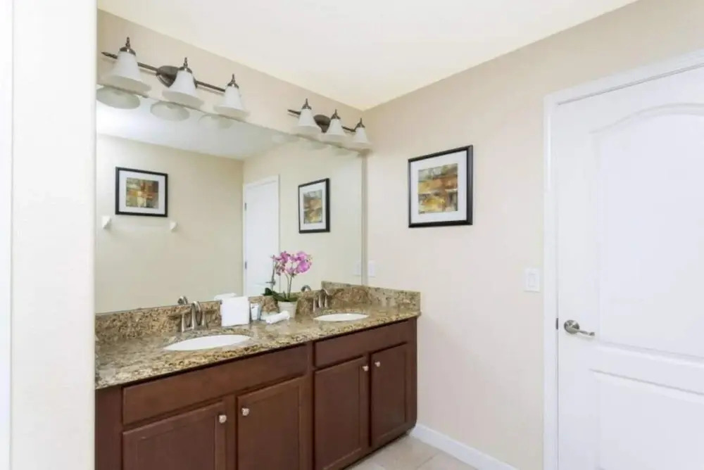 1400 Stunning 8bed with amazing game room