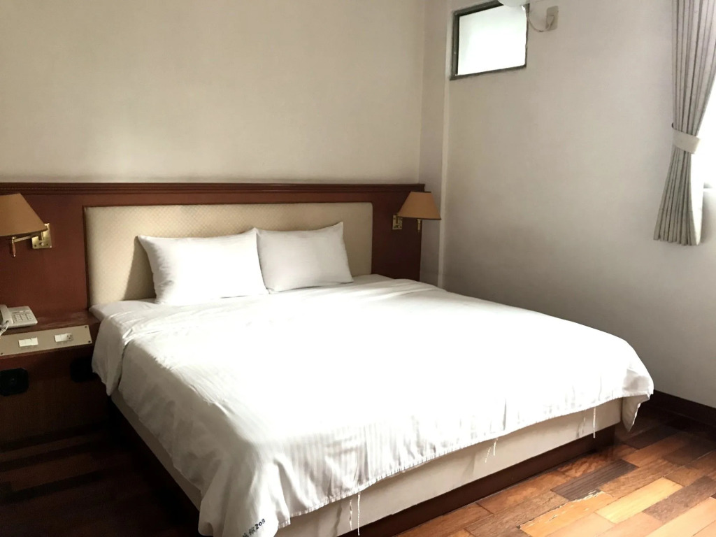 Long Shan Hotel