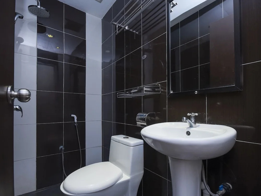98inn by OYO Rooms