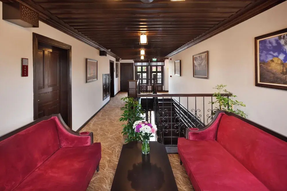 Sırçalı Hotel