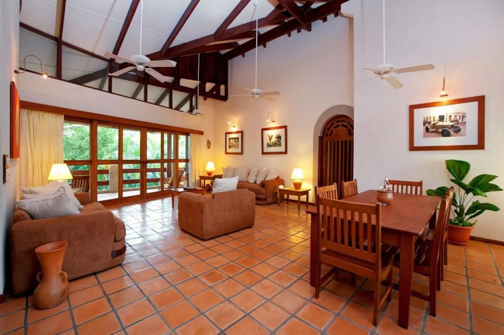 Capitán Suizo Beachfront Boutique Hotel