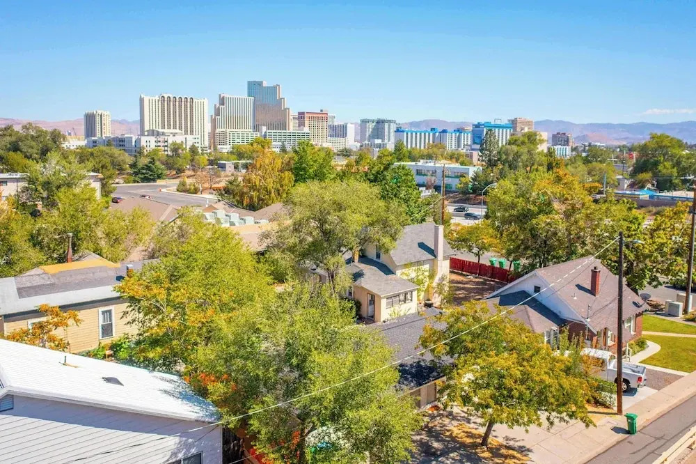 Emerald Escape - UNR & Pet Friendly
