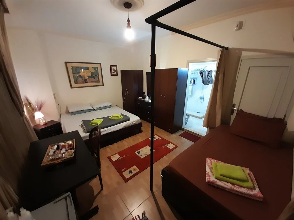 Garden Master Bedrooms Residence