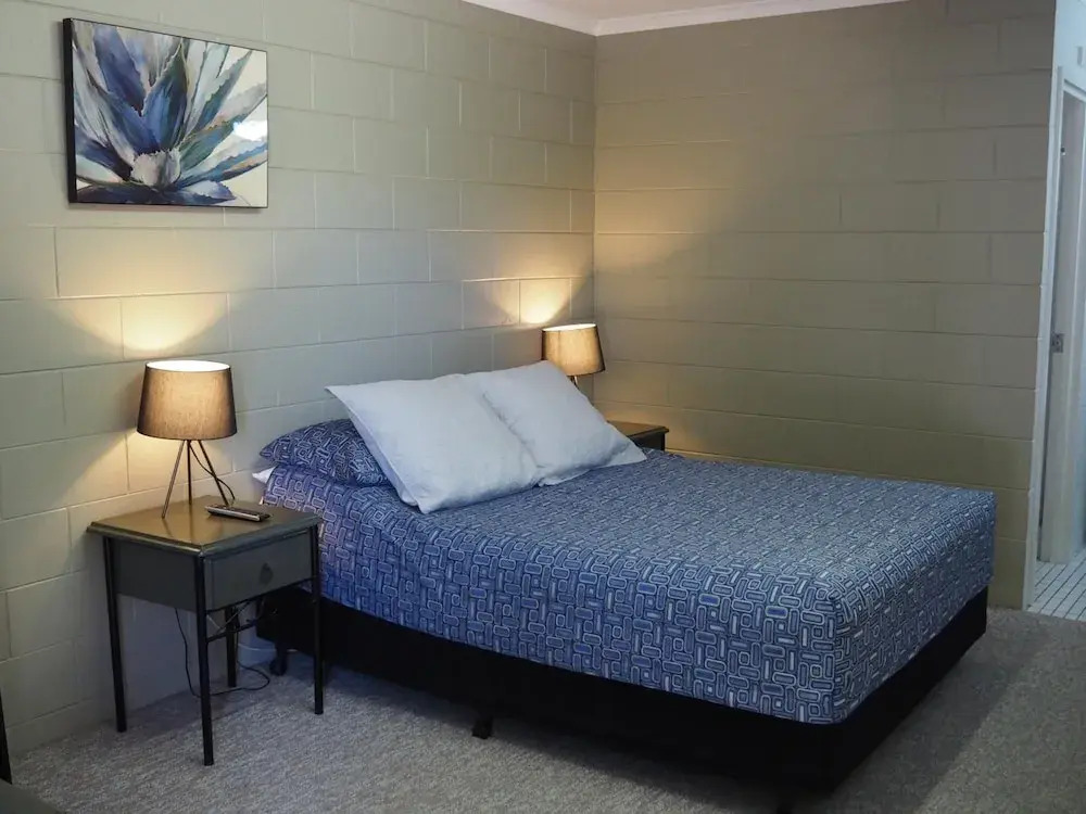 Sunbird Motel