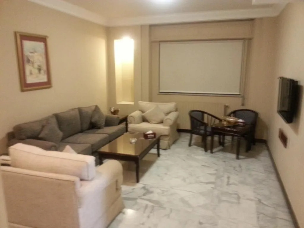 Clermont Hotel Suites
