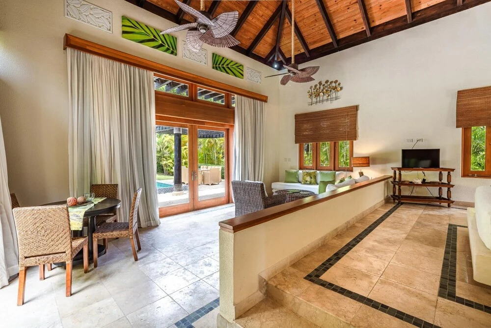 Rustic Private Bungalow at Green Village w Picuzzi Included