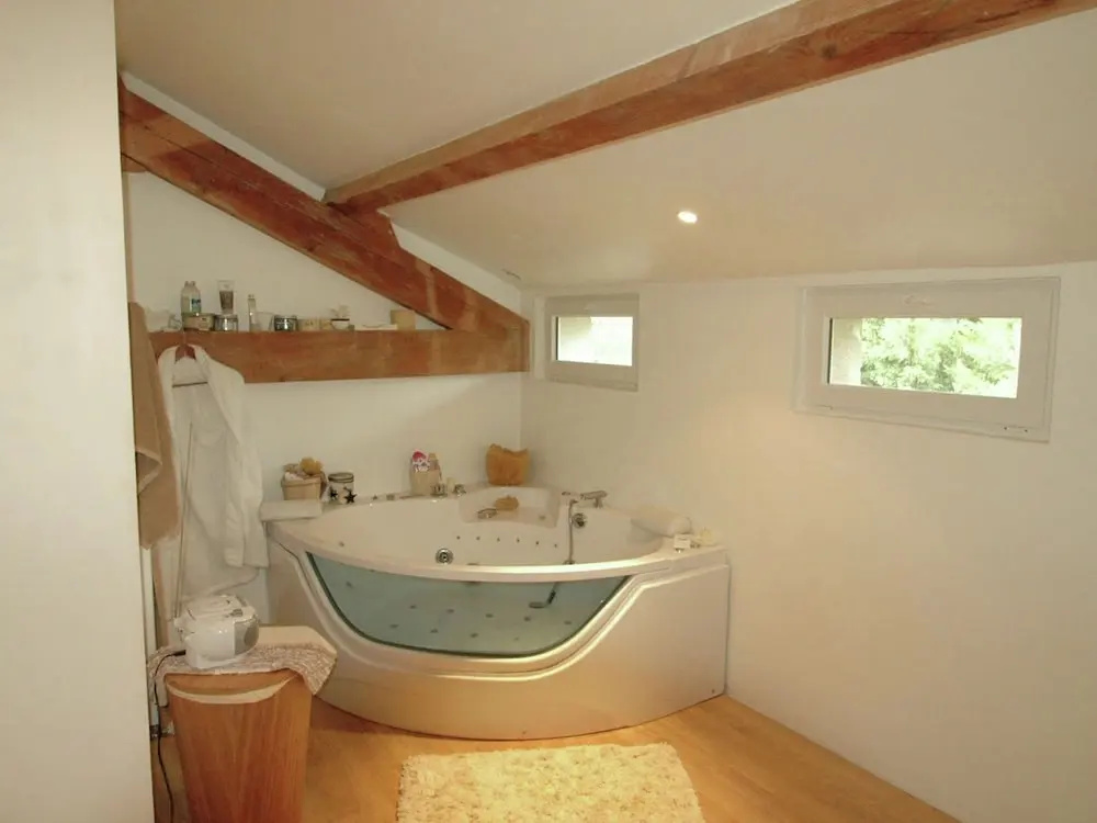 Holiday House With Swimming Pool Near the Beautiful City of Aix-en-provence