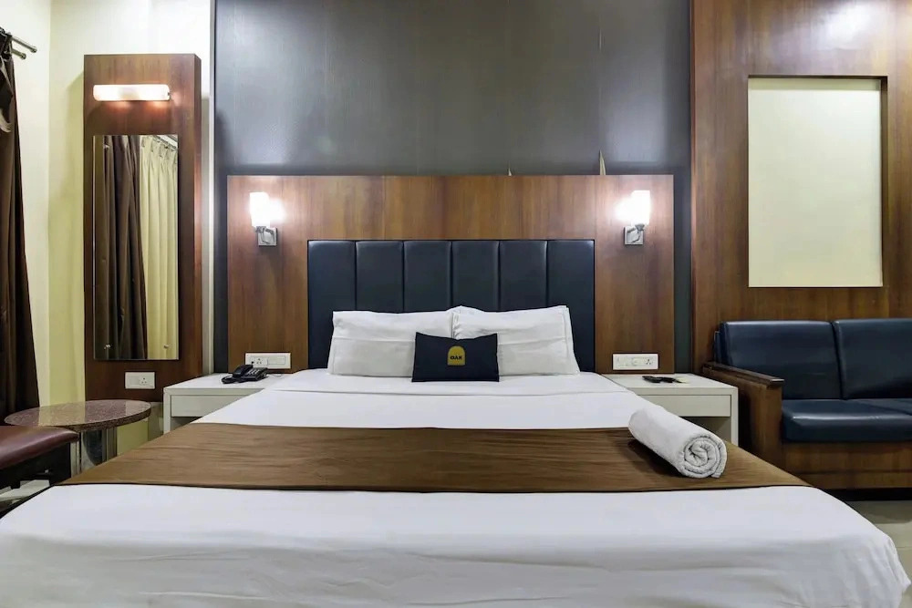 Hotel Devanshi & Banquets by Classy Stay