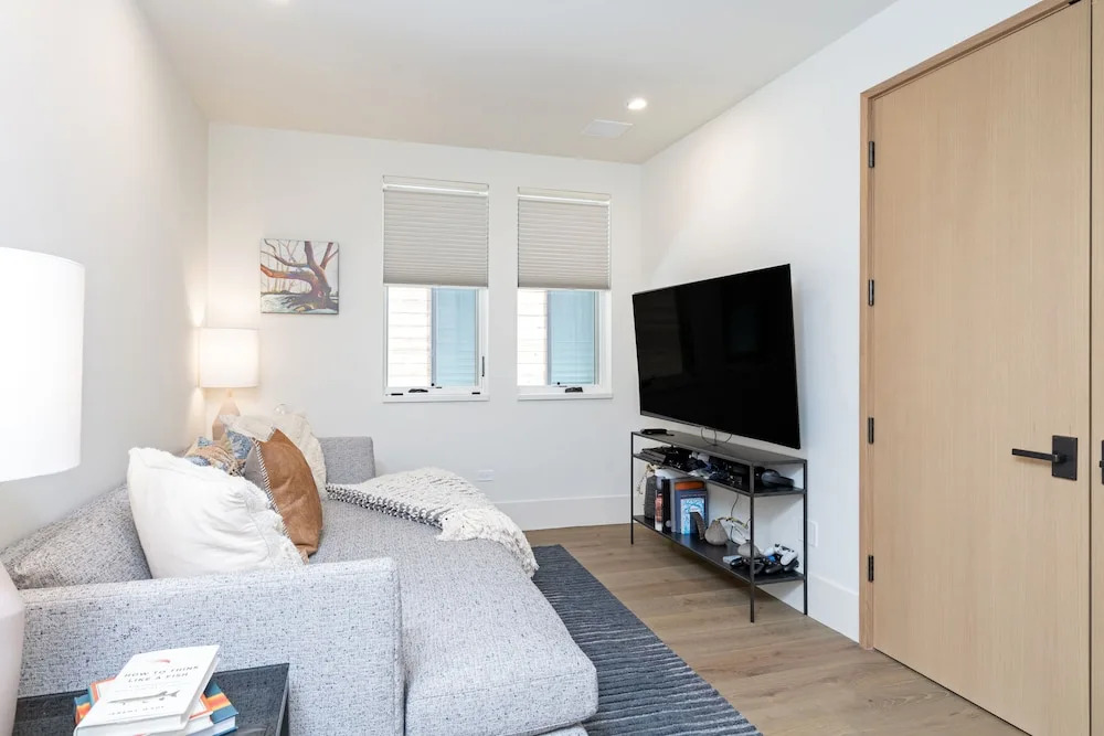 Loft House 101 AT Transfer by Exceptional Stays