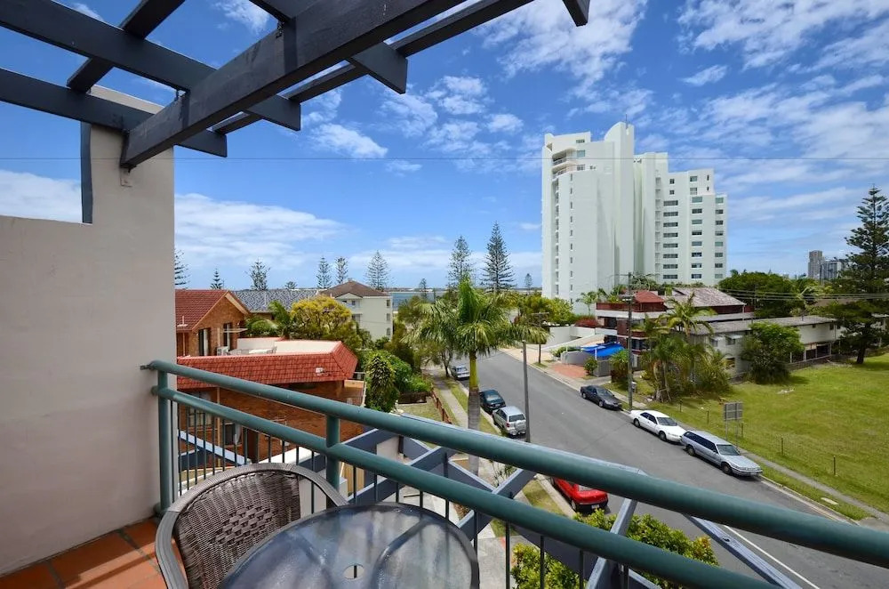 Santa Fe by the Broadwater