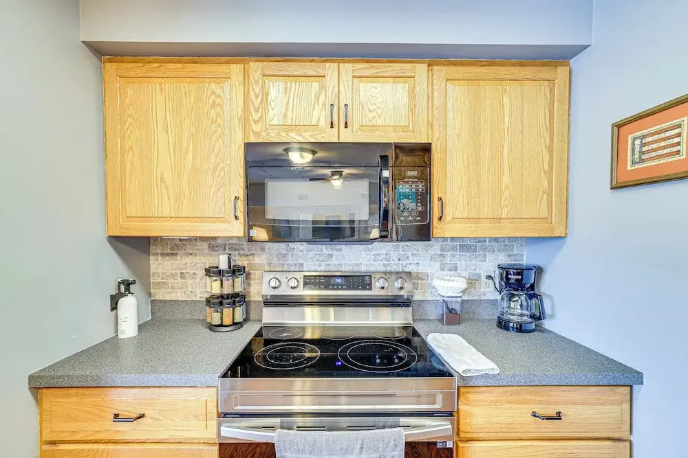Big Boulder Water Views! Condo in Lake Harmony