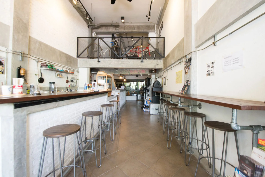 Box Hostel N Cafe