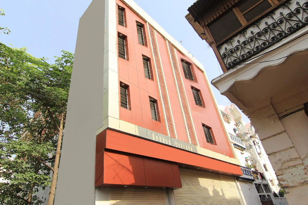OYO 14767 Welcome Inn