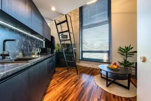 Dream Stay - Modern City Center Loft Near Bus Station