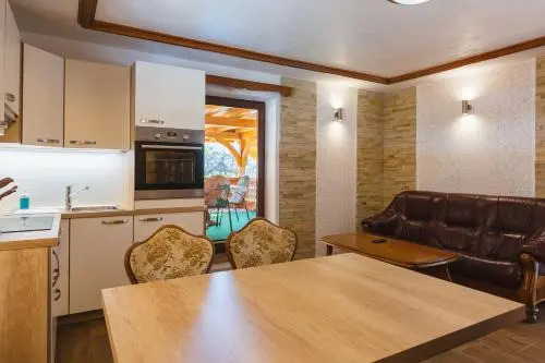 Apartment Ledrar