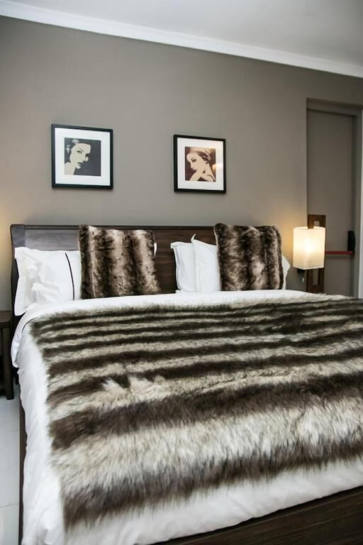 Red Mango Hotel and Apartments