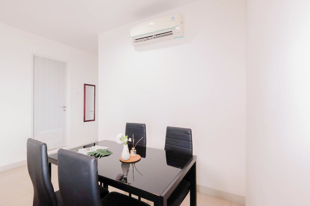 Modern Peach Touch 2Br At Grand Kamala Lagoon Apartment