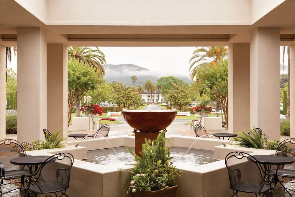 Luxe Golf View Condo Prime Napa Location