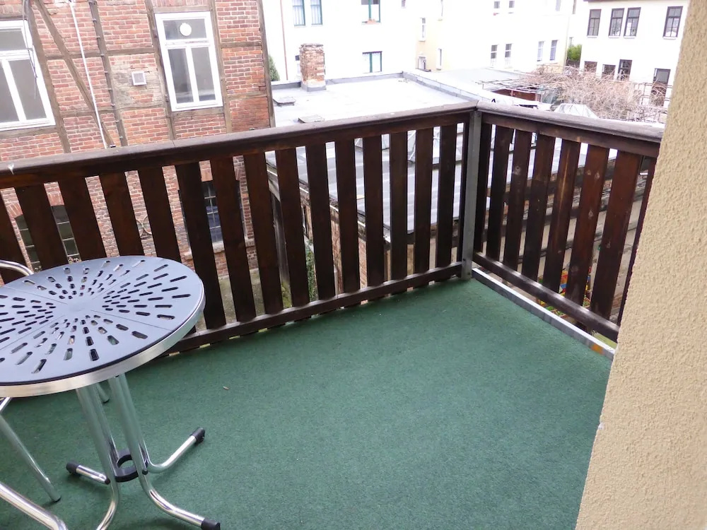 Ferienwohnung Friedrich Schiller, 2 Schlafzimmer, Balkon,kostenloses WiFi, nähe Zentrum