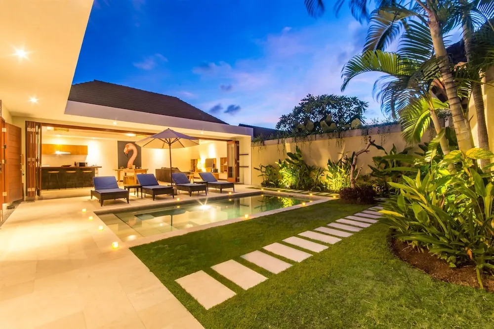 Villa Bugis Kayu Aya Seminyak