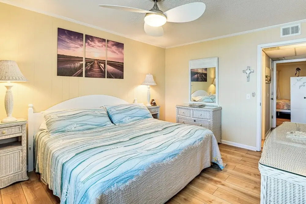 Waterfront Gem w/ Balcony in Garden City
