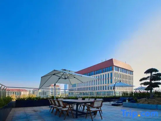 Huaxia Lakeside Resort Hotel