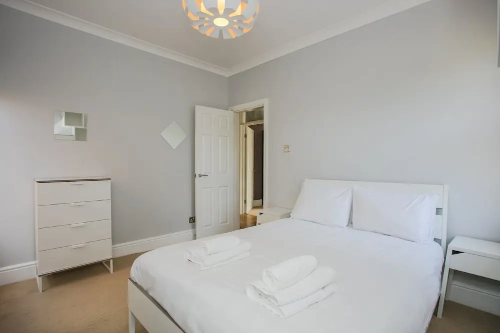 Three Bedroom Apartment in Willesden Green