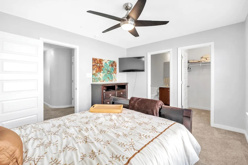 Come Home To Waterfront Living At Rockettes Landing 3 Bedroom Condo by Redawning