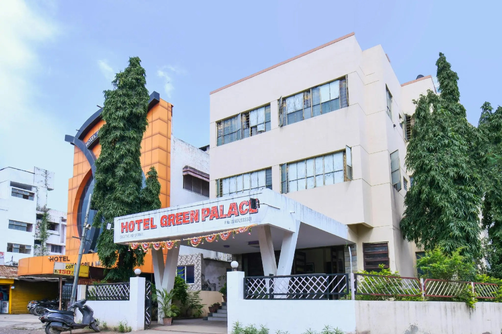 SPOT ON 75917 Hotel Green Palace
