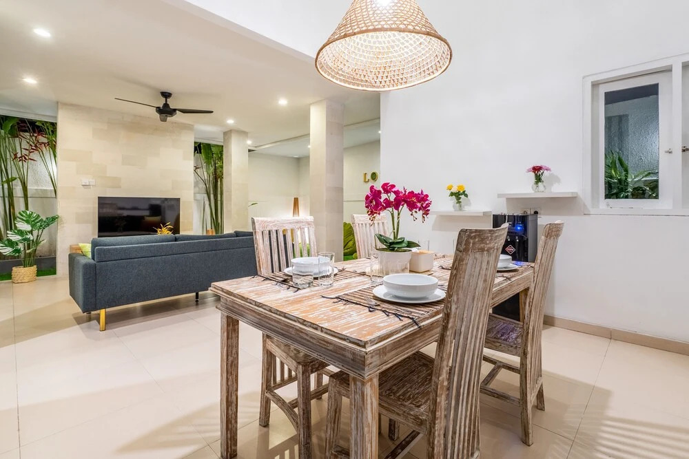 Montana Berawa Villa by Betterplace