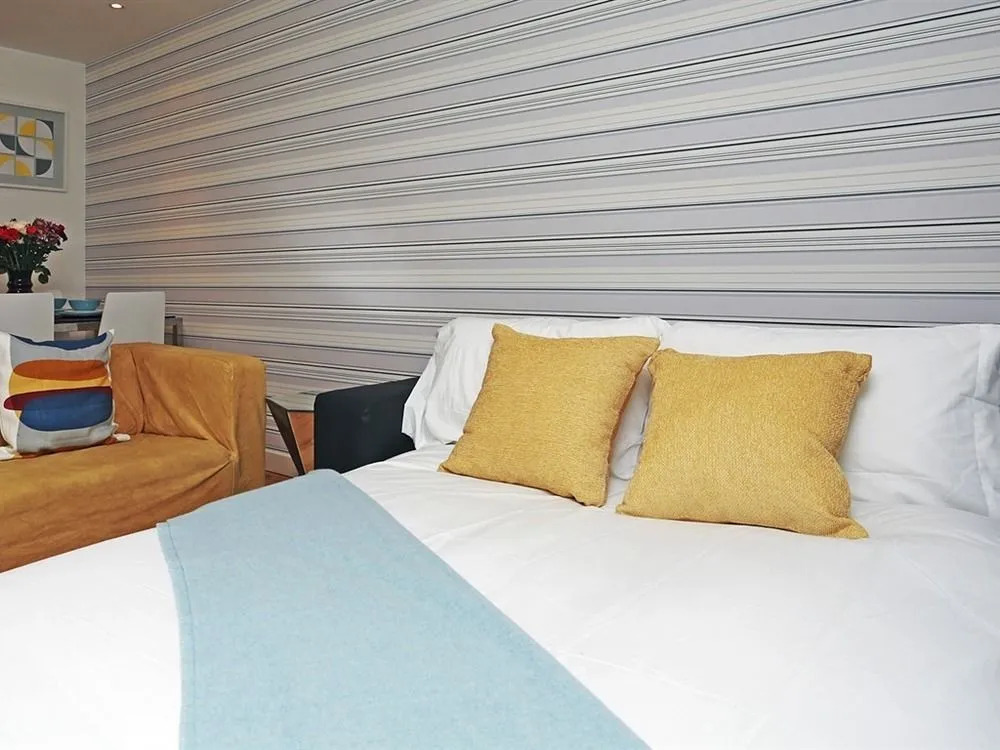 Deluxe Tower Bridge Apartment