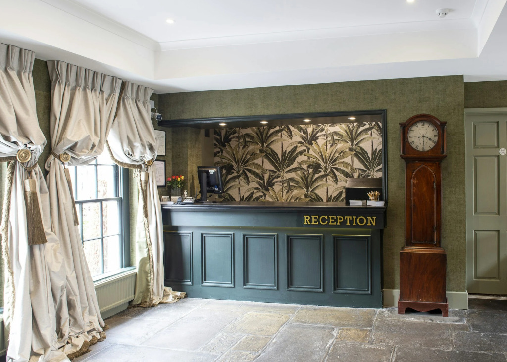 Bush Hotel Farnham