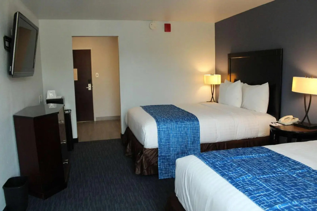 Di Resort Riverside Racine
