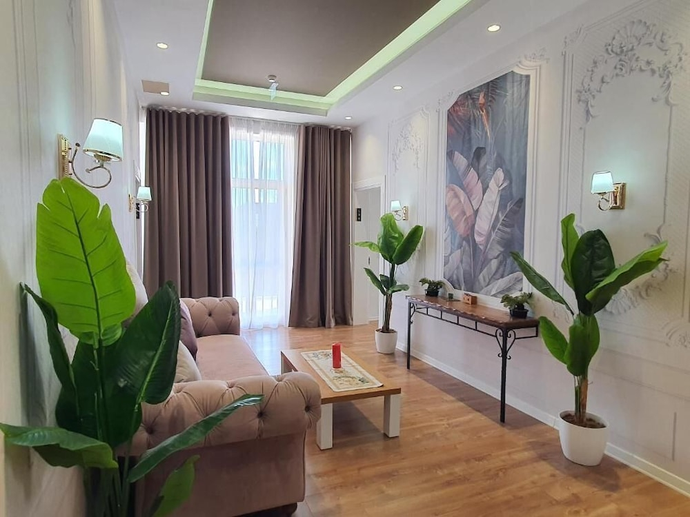 HEIRESS Hotel