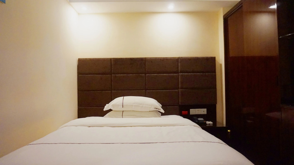 Jingtu hotel zhanjiang dingsheng plaza store