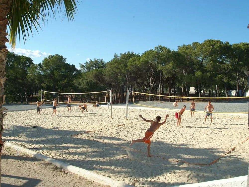 Well-kept Bungalow With Combi-microwave, Beach at 5 km