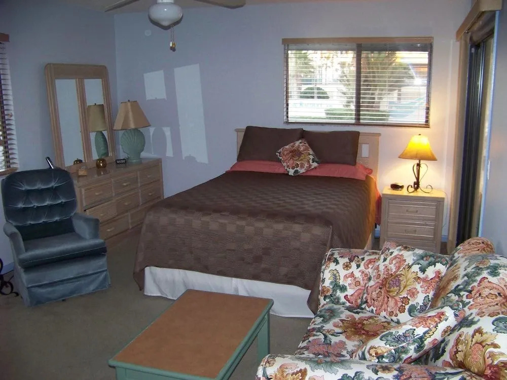 Sea Woods 1bdrm Condo 274