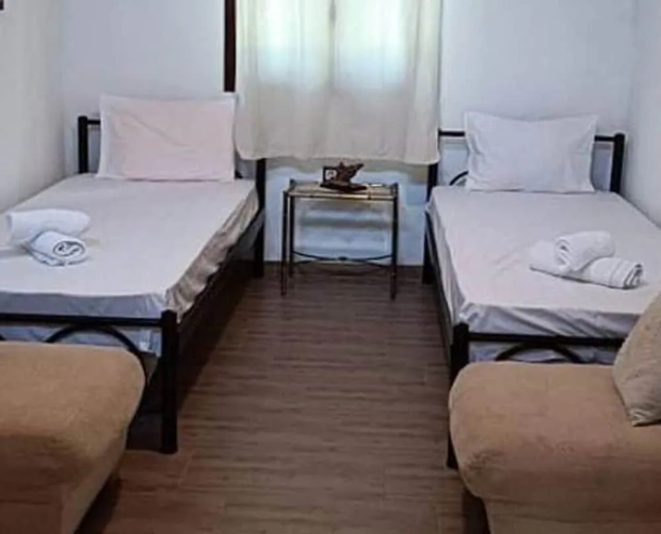 Family Villa in Sani - Sleeps 6 - Parking - Wifi