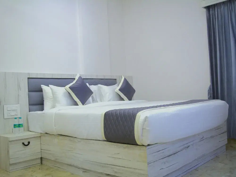 City Service Apartment