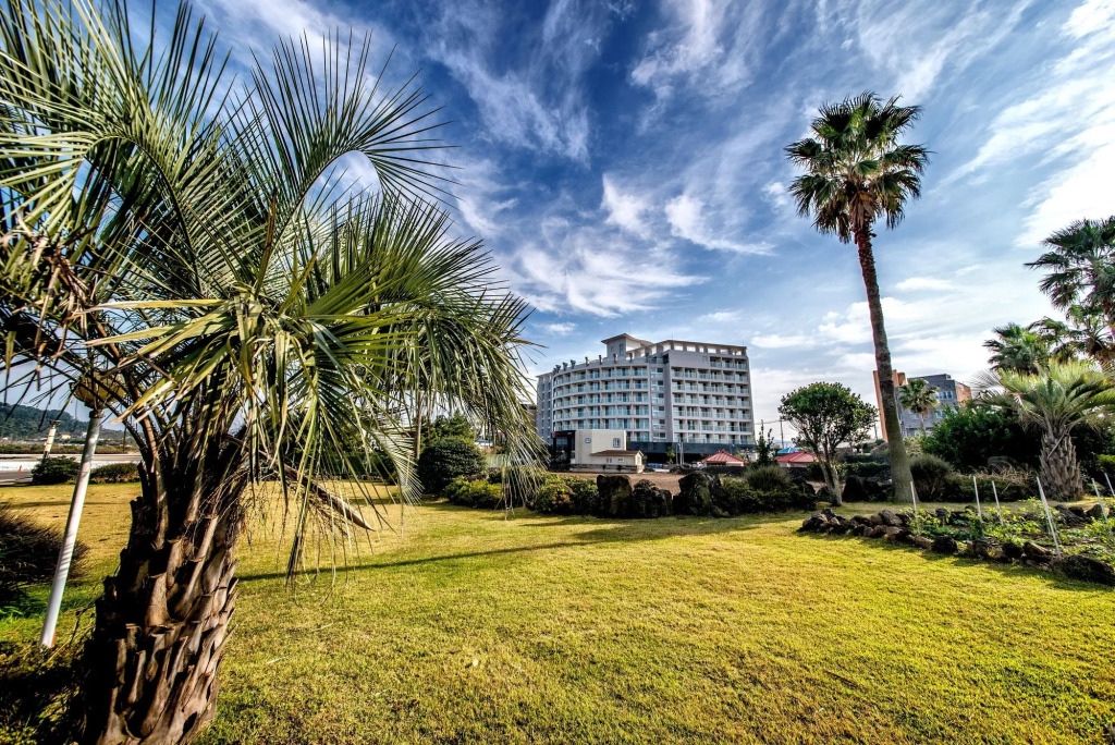 Aimi Jeju Beach Hotel Hamdeok W