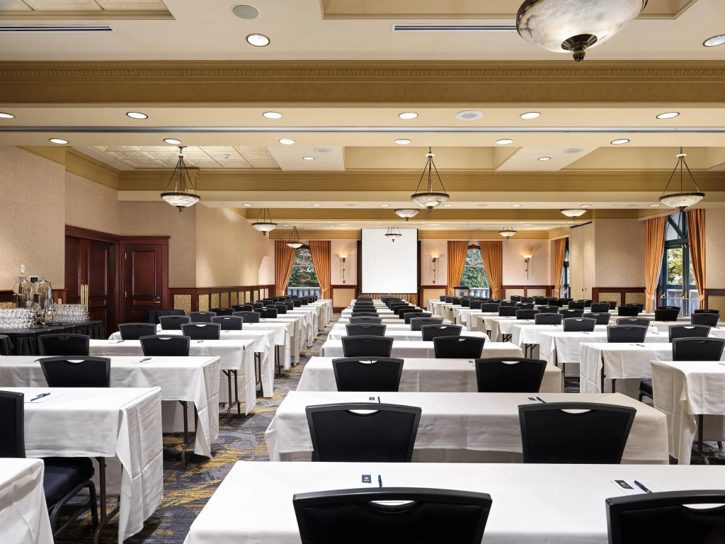Hotel Grand Pacific