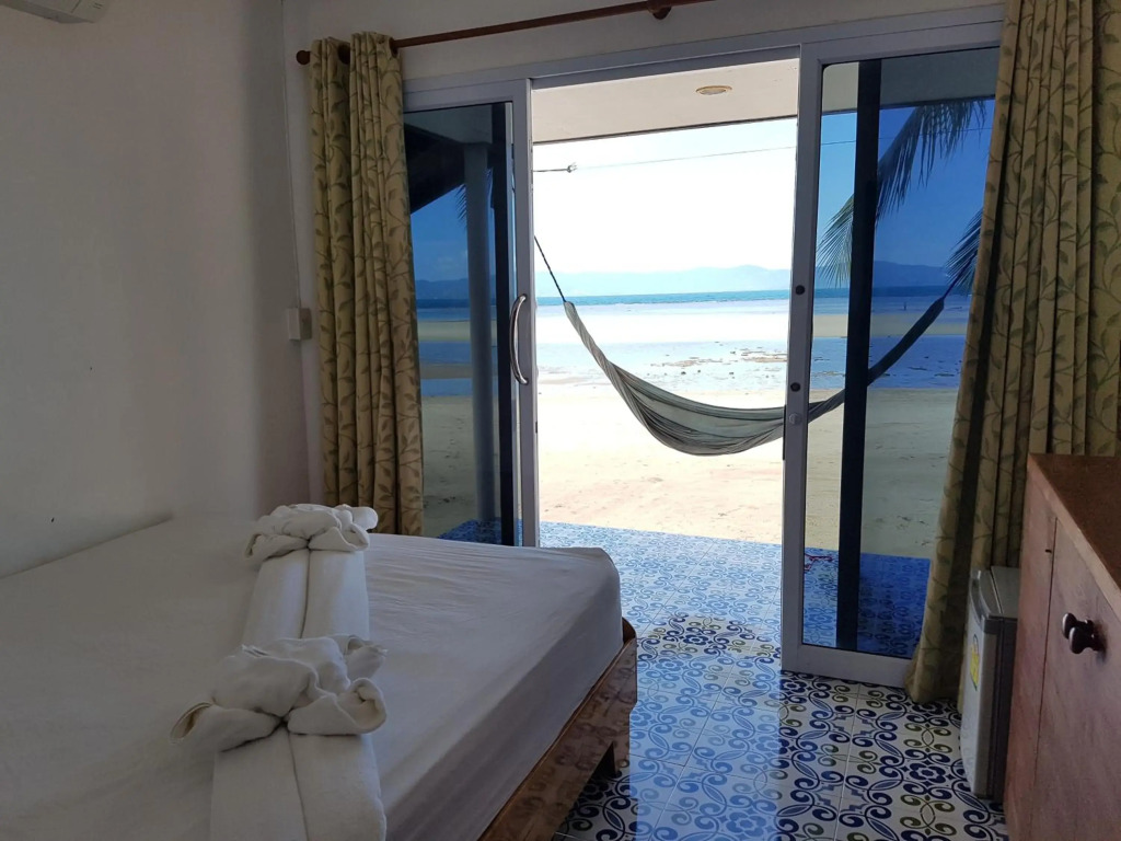 Macs Bay Resort