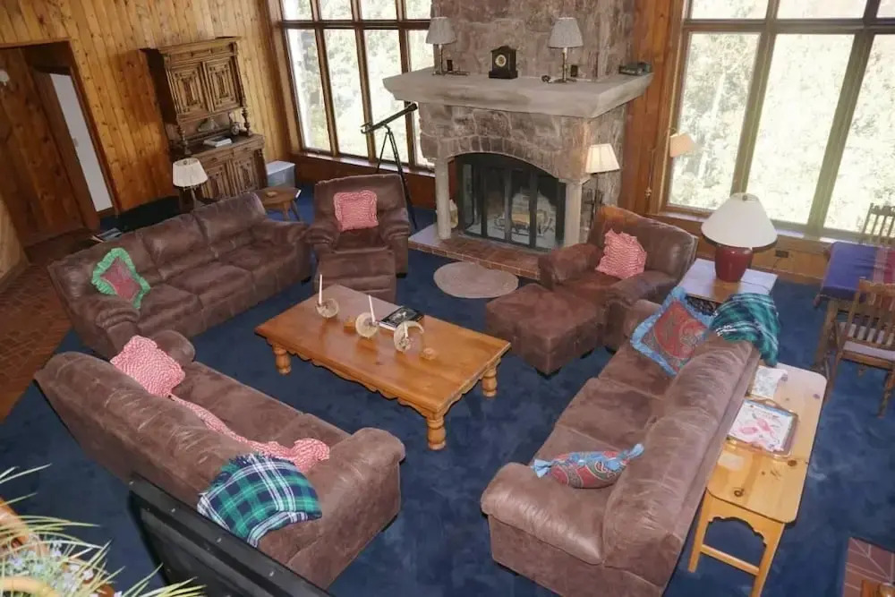 201 Edgewood Ln