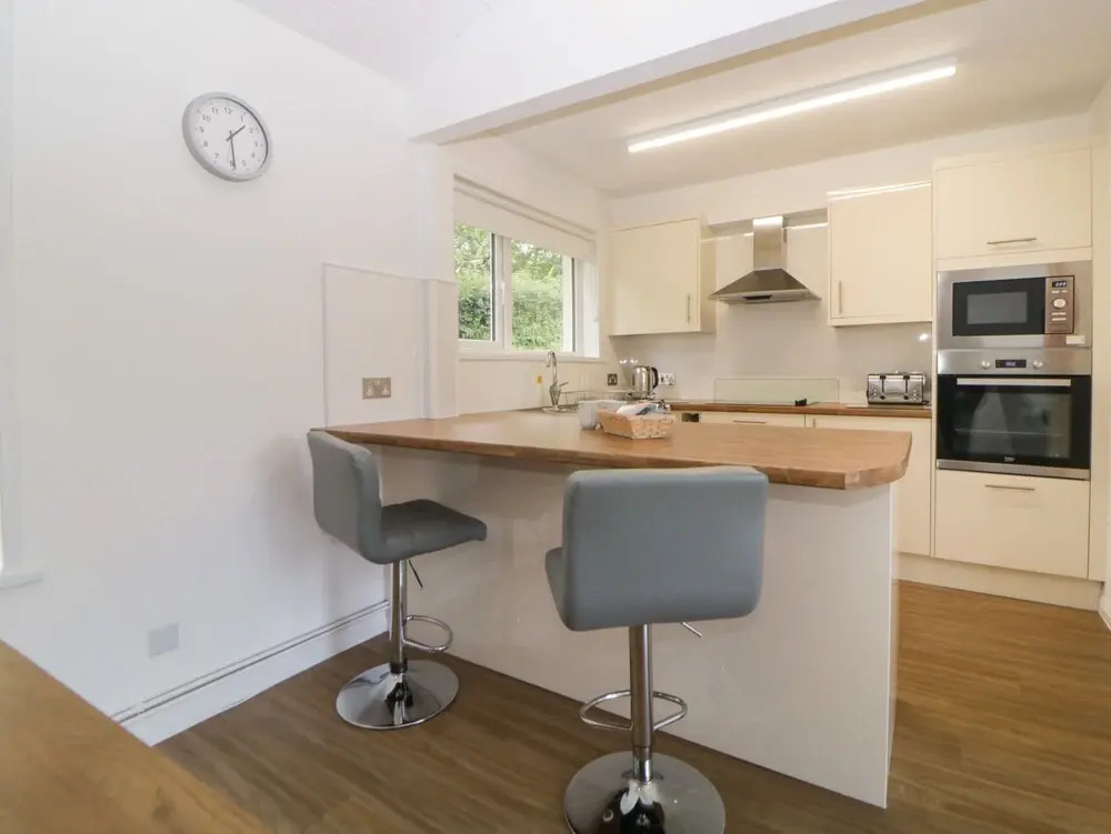 Harcombe House Bungalow 12