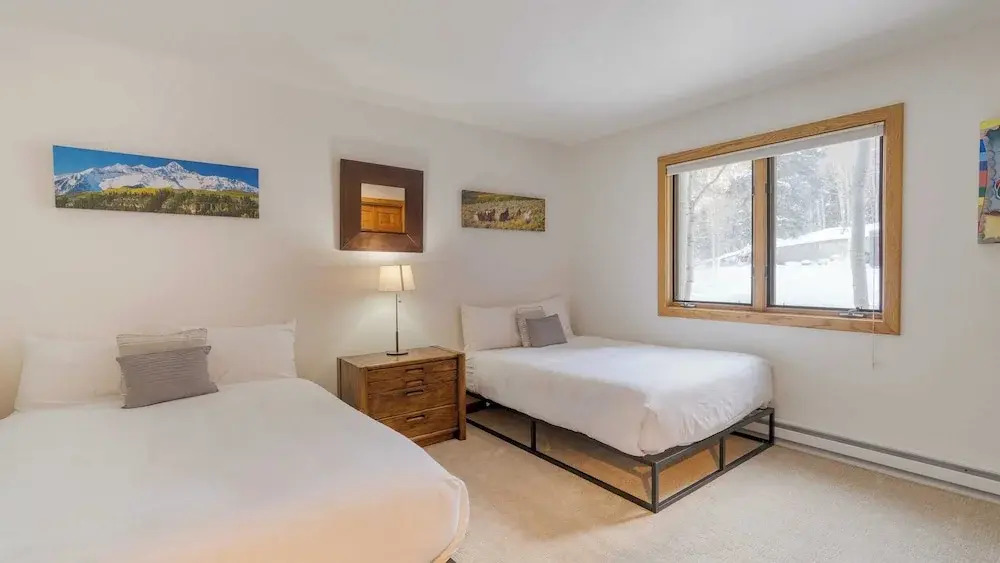 Riverside Condos B101 by AvantStay