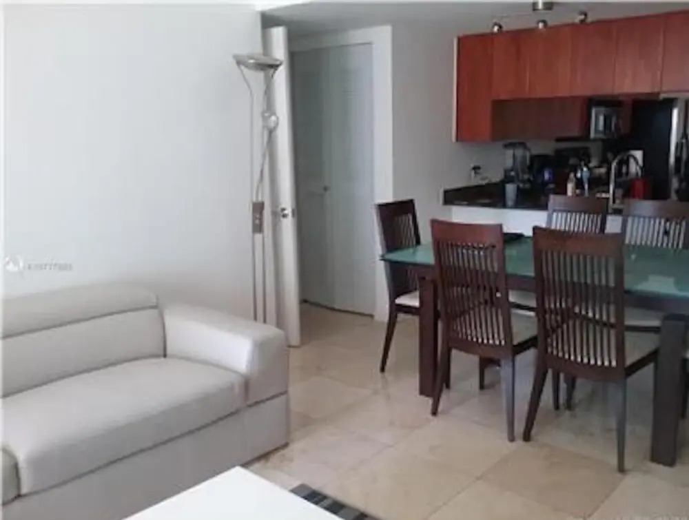 Beautiful Miami 1200 Brickell 2 Bedroom 2 Bathroom Apartment in the Sky Sleeps 4